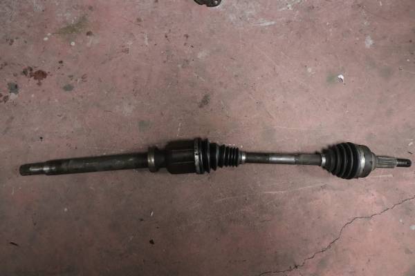 FORD CUSTOM 330 L 125 PS ÇIKMA PARÇA  ÖN SAĞ AKS